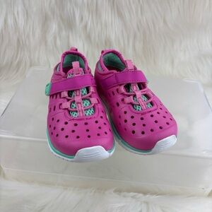 LILY&DAN Vibrant Pink Kids Water Shoes with Hook and loop  Strap Size 5/6
